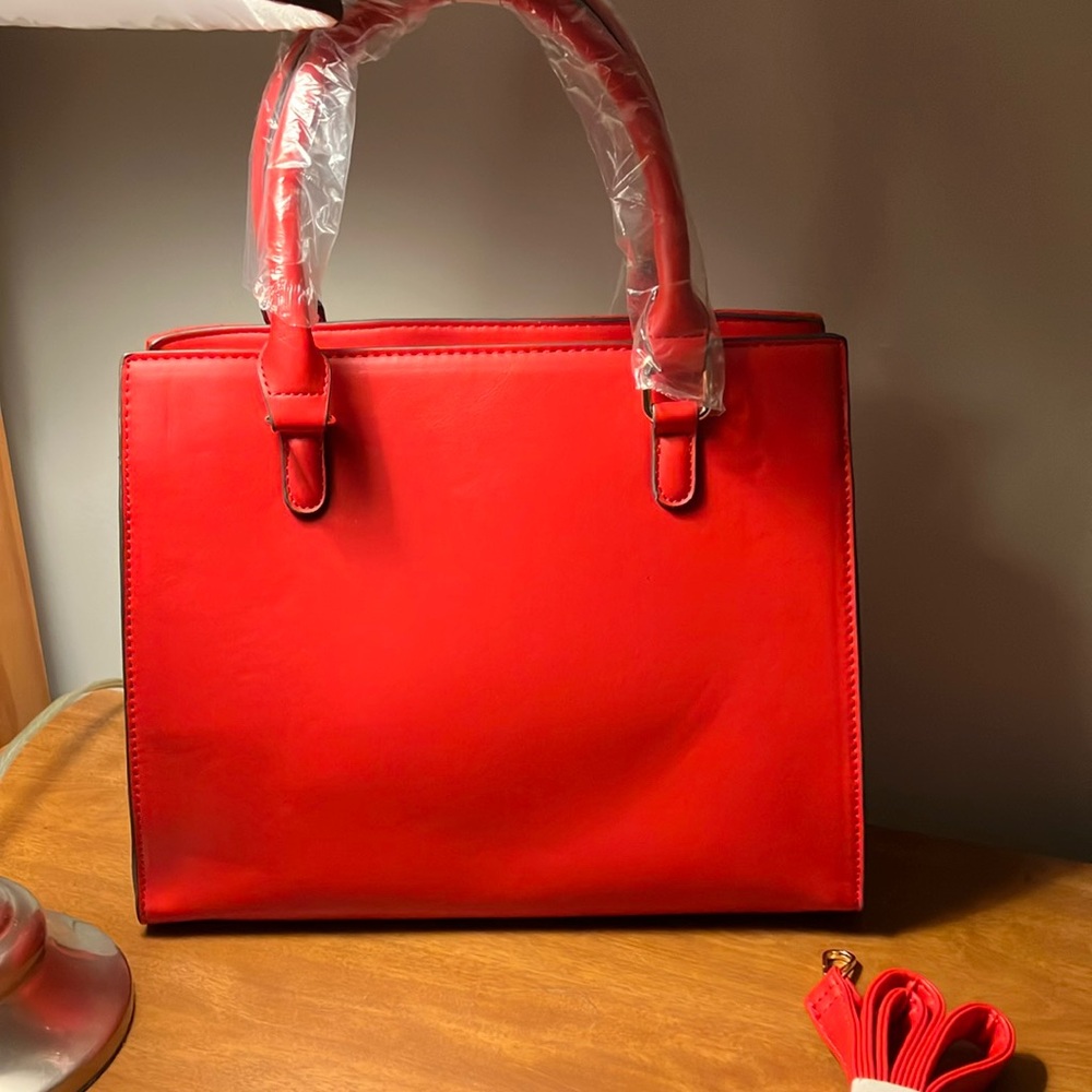 Red Quilted Women's Bag - Picture 7 of 7